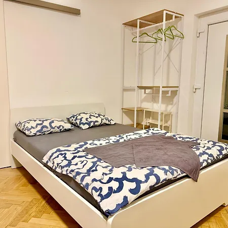 Parking - Prime - Easy Access *