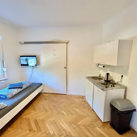 Parking - Prime - Easy Access Apartment *